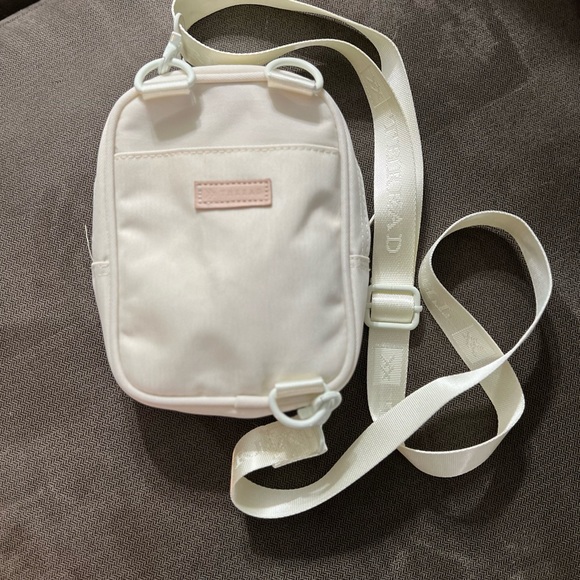 Thread Crossbody - Picture 3 of 3